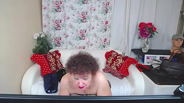 YourHotGranny online show from 07-06-26, 10:44