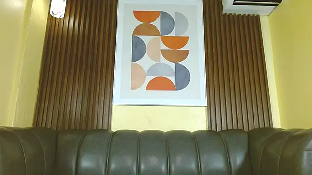 Nicole Ramires online show from 03-12-26, 04:22