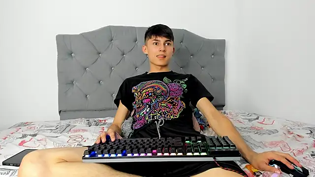 Snapshot of benavides_anthony chatting on 12-05-24, 03:31 benavides anthony online show from 12-05-24, 03:31