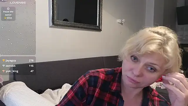 Snapshot of Gray_swann chatting on 01-27-25, 12:54 Gray swann online show from 01-27-25, 12:54