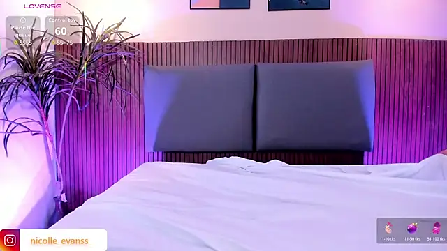 NicolleeEvanss online show from 02-12-26, 12:49