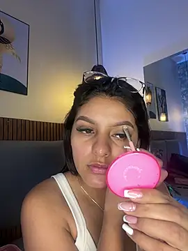 NicolleeEvanss online show from 07-18-26, 10:13