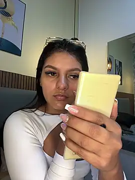 NicolleeEvanss online show from 07-17-26, 10:23