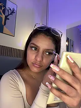 NicolleeEvanss online show from 06-20-26, 10:31
