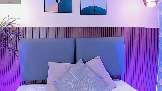 NicolleeEvanss online show from 11-05-25, 12:30