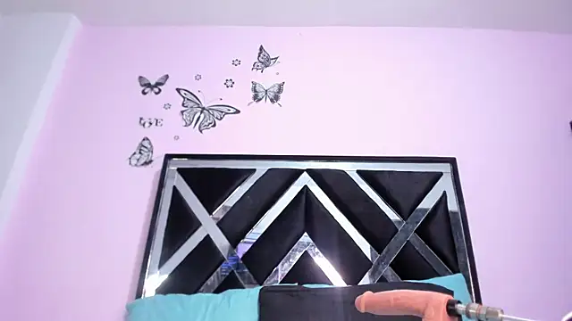 Snapshot of GabyyJones chatting on 06-07-26, 03:45 GabyyJones online show from 06-07-26, 03:45