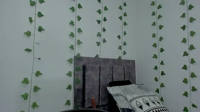 Snapshot of Miaa_Garcia chatting on 05-16-26, 09:25 Miaa Garcia online show from 05-16-26, 09:25