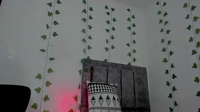 Snapshot of Miaa_Garcia chatting on 04-30-26, 09:41 Miaa Garcia online show from 04-30-26, 09:41