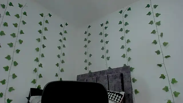 Miaa Garcia online show from 04-18-26, 10:43