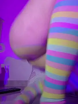 Snapshot of CamilaVenz chatting on 04-08-26, 10:22 CamilaVenz online show from 04-08-26, 10:22