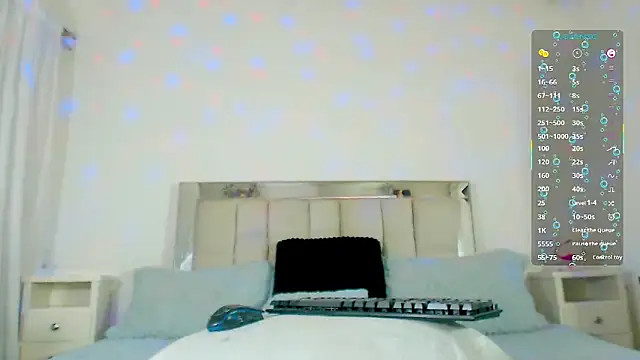 Snapshot of Brenda__01 chatting on 06-19-26, 10:58 Brenda 01 online show from 06-19-26, 10:58