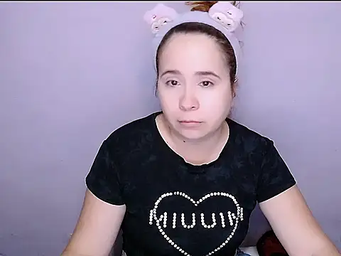 Snapshot of SubLayla01 chatting on 07-09-26, 05:34 SubLayla01 online show from 07-09-26, 05:34