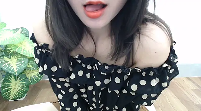 Snapshot of Linn_97 chatting on 03-03-25, 02:22 Linn 97 online show from 03-03-25, 02:22