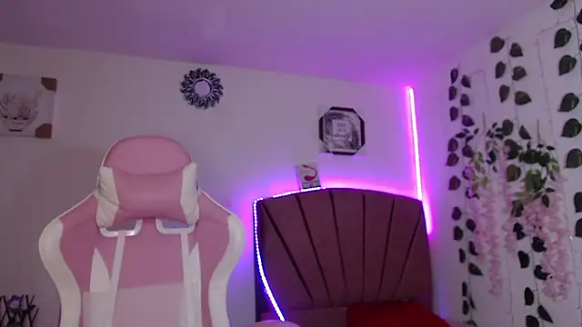 Snapshot of GabyVandriel chatting on 12-06-24, 12:51 GabyVandriel online show from 12-06-24, 12:51