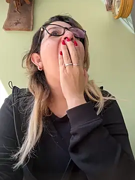 amooraaamoon online show from 10-23-25, 12:15