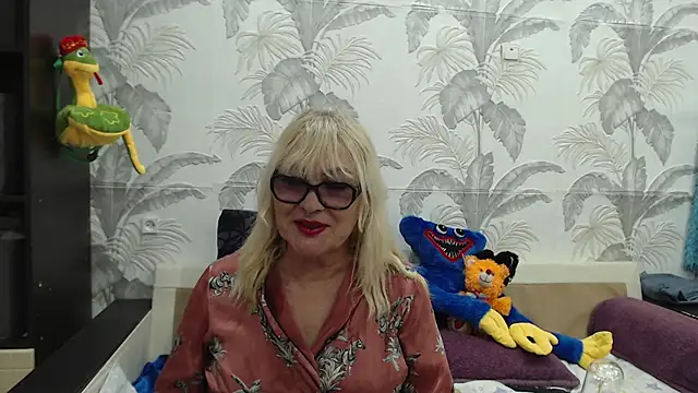 Snapshot of CamDiva113 chatting on 03-21-25, 10:39 CamDiva113 online show from 03-21-25, 10:39