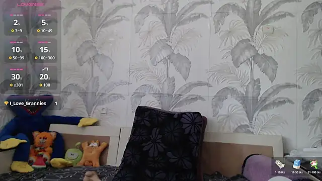 Snapshot of CamDiva113 chatting on 05-22-26, 10:46 CamDiva113 online show from 05-22-26, 10:46