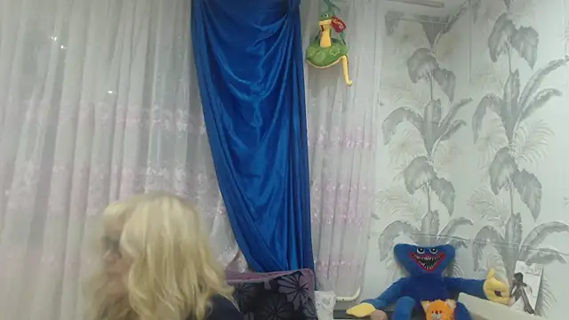 Snapshot of CamDiva113 chatting on 10-16-25, 02:36 CamDiva113 online show from 10-16-25, 02:36