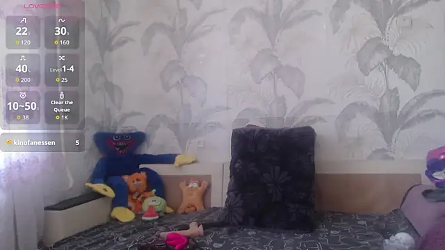 Snapshot of CamDiva113 chatting on 05-04-26, 10:18 CamDiva113 online show from 05-04-26, 10:18