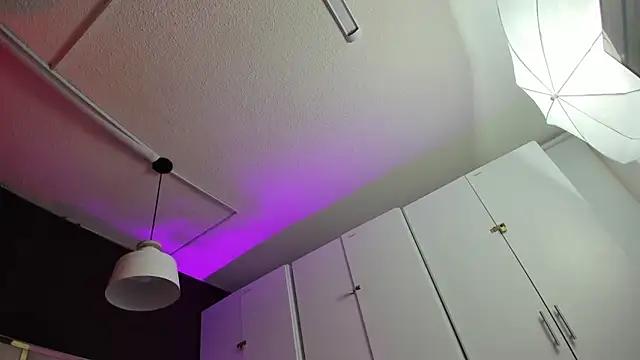 April bowie online show from 02-16-26, 12:04