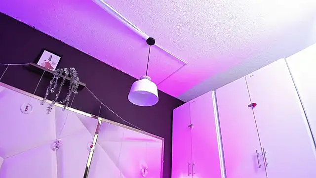 April bowie online show from 01-07-26, 11:37