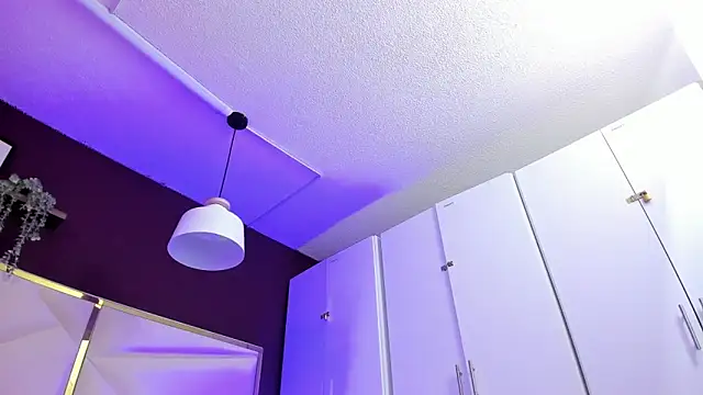 April bowie online show from 11-04-25, 11:25