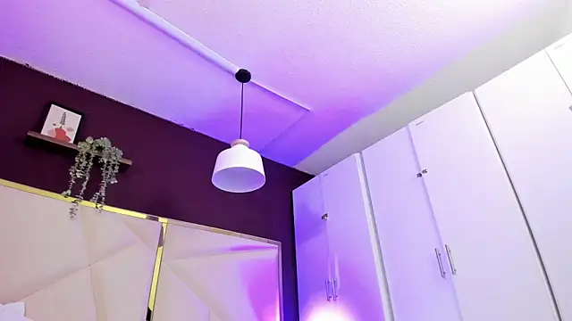 April bowie online show from 11-01-25, 11:59