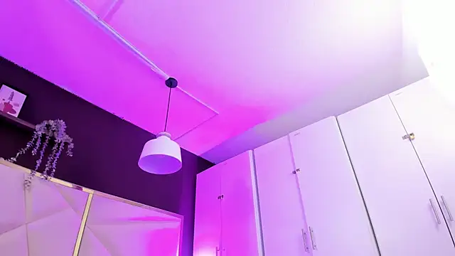 April bowie online show from 04-15-26, 11:27