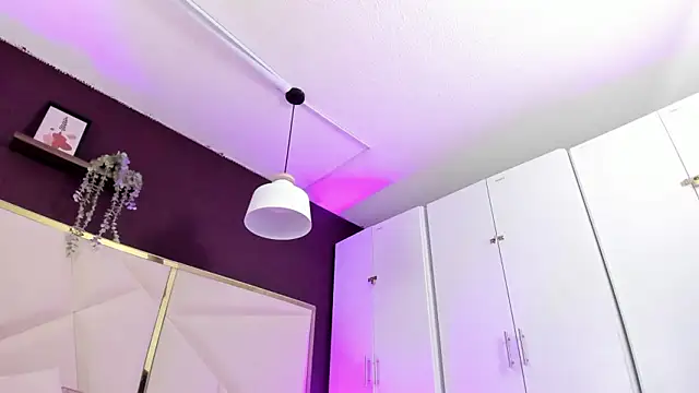 April bowie online show from 03-04-26, 11:29