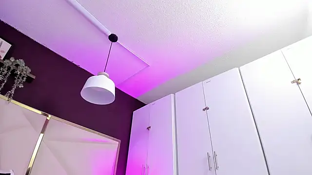 April bowie online show from 11-10-25, 11:15