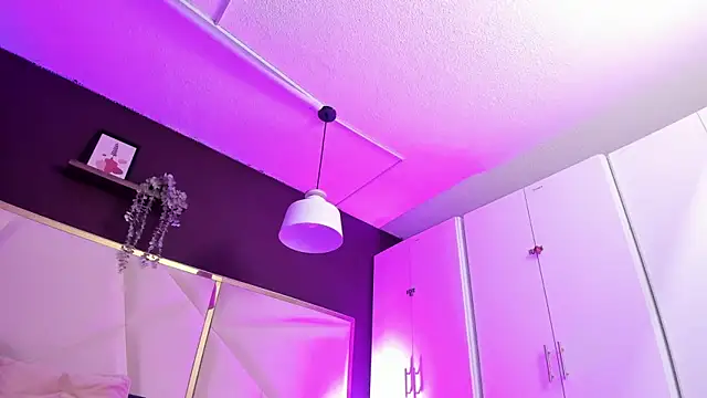 April bowie online show from 02-05-26, 11:50