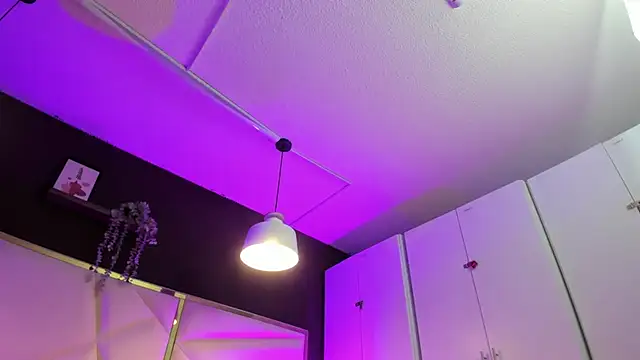 April bowie online show from 03-24-26, 11:54