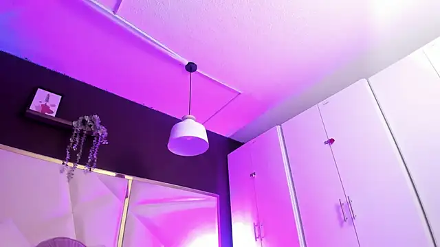 April bowie online show from 04-02-26, 11:28