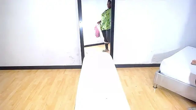 exotic karmella online show from 10-02-25, 08:23