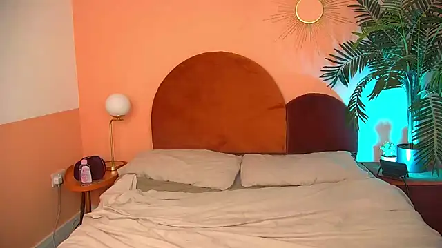 FerrariRedxBabestation online show from 09-28-25, 06:37