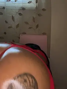 Snapshot of rayemillian chatting on 04-05-26, 09:32 rayemillian online show from 04-05-26, 09:32