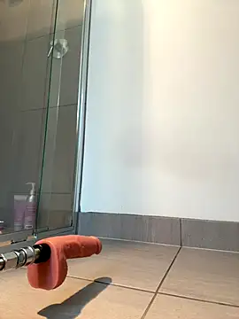 aus queen online show from 01-07-26, 10:37