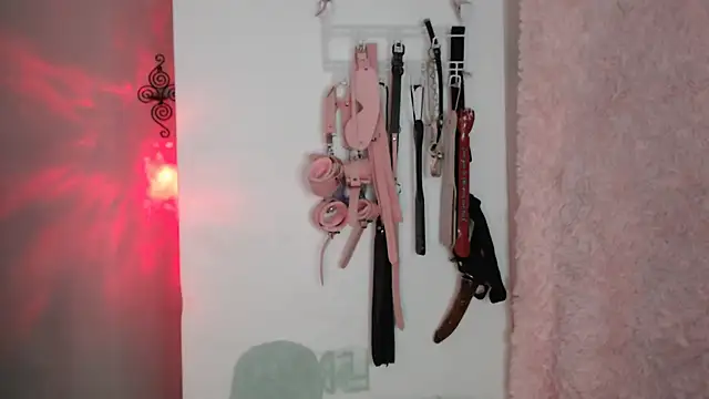 Hellen dumont online show from 03-01-26, 02:00