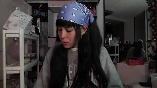 Hellen dumont online show from 03-19-26, 12:21