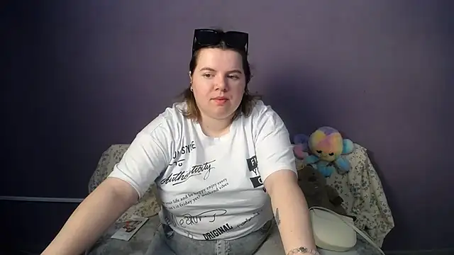 so shy online show from 05-25-26, 06:34