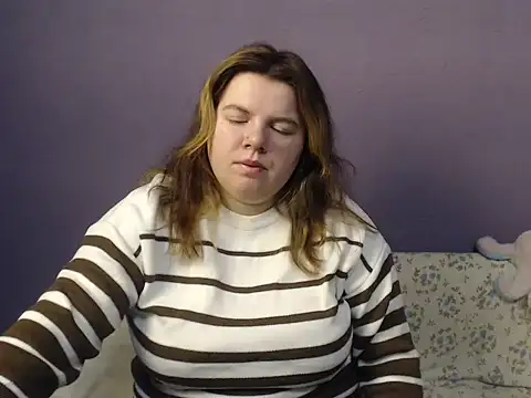 so shy online show from 11-23-25, 07:18