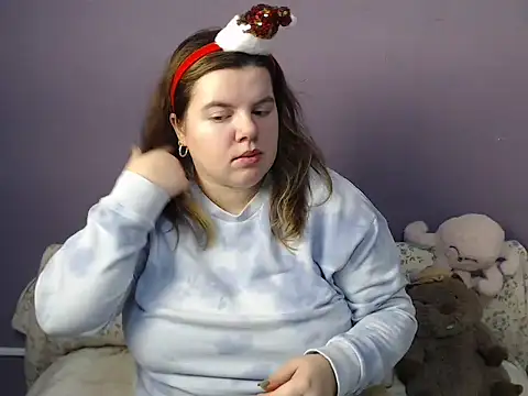 so shy online show from 12-18-25, 07:46