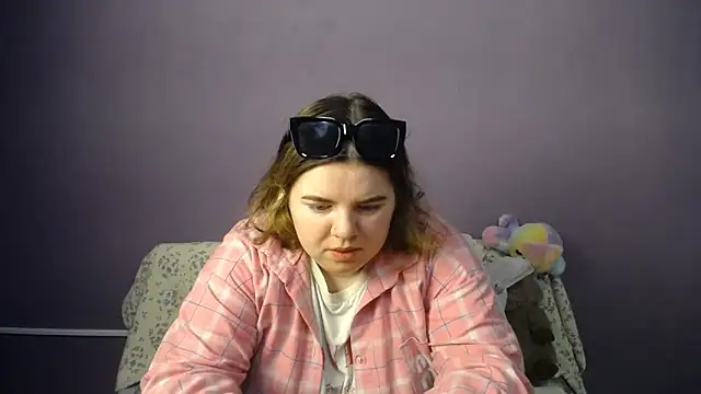 so shy online show from 06-01-26, 06:13