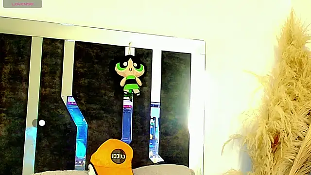 honey skin online show from 04-12-26, 02:48