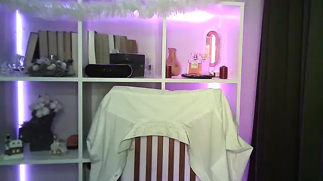 X Alisa online show from 12-22-25, 07:36