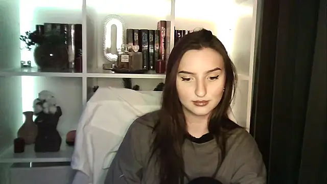 X Alisa online show from 04-13-26, 06:45