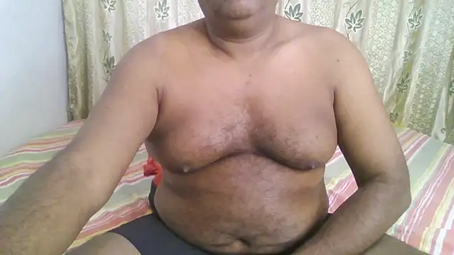 Snapshot of Beargryzzly chatting on 12-23-24, 06:58 Beargryzzly online show from 12-23-24, 06:58