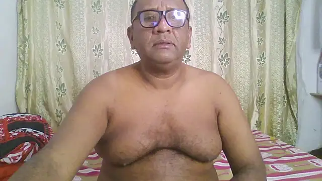 Snapshot of Beargryzzly chatting on 12-07-24, 02:36 Beargryzzly online show from 12-07-24, 02:36