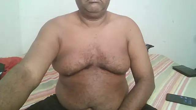 Snapshot of Beargryzzly chatting on 12-04-24, 10:02 Beargryzzly online show from 12-04-24, 10:02