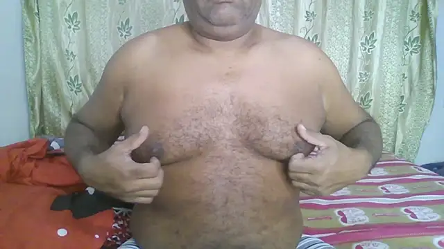 Snapshot of Beargryzzly chatting on 01-09-25, 01:13 Beargryzzly online show from 01-09-25, 01:13